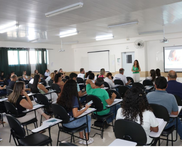 Lideranas da FUVS participam de atividade com foco na Comunicao No Violenta